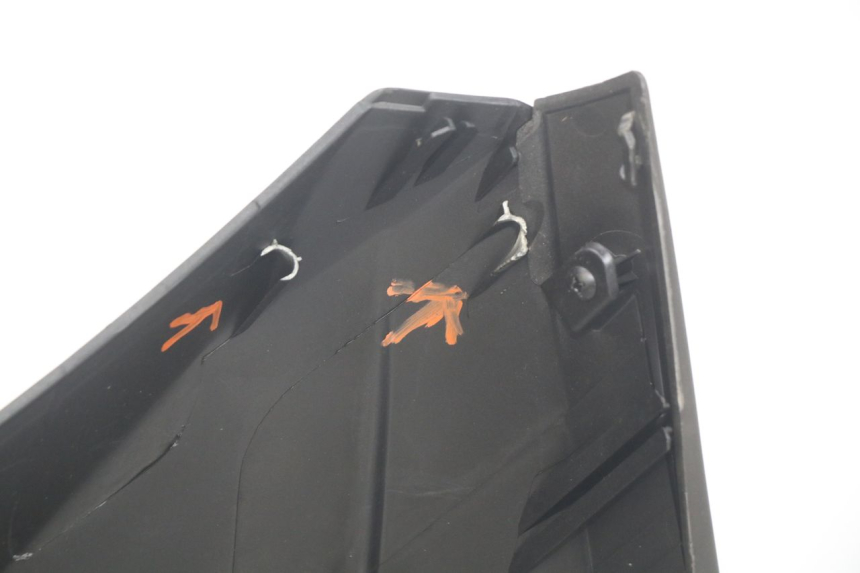 photo de FRONT FAIRING PIAGGIO NEW TYPHOON 50 (2010 - 2017) - Technical close-up
