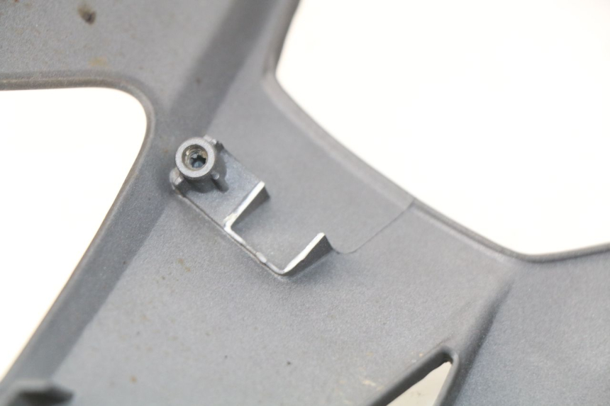 photo de FRONT FAIRING SYM ORBIT 2 4T 50 (2008 - 2017) - Zoom on usage condition