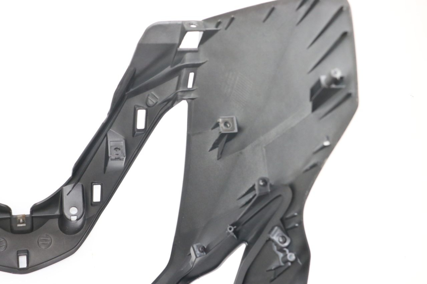 photo de FRONT PANEL DAELIM S3 125 (2010 - 2017) - Fixing points details