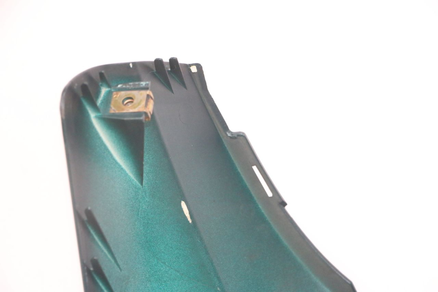 photo de UPPER FRONT FAIRING PEUGEOT ELYSEO 125 (1999 - 2004) - Fixing points details