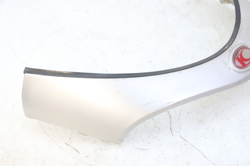 photo de UPPER FRONT FAIRING KYMCO GRAND DINK 125 (2002 - 2007) - Fixing points details