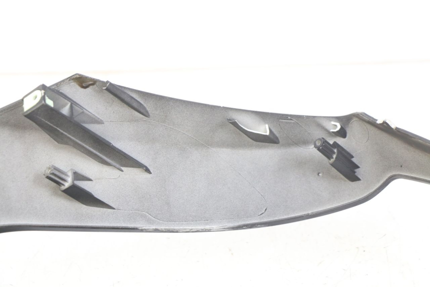 photo de UPPER FRONT FAIRING PEUGEOT KISBEE 2T 50 (2018 - 2022) - Zoom on usage condition