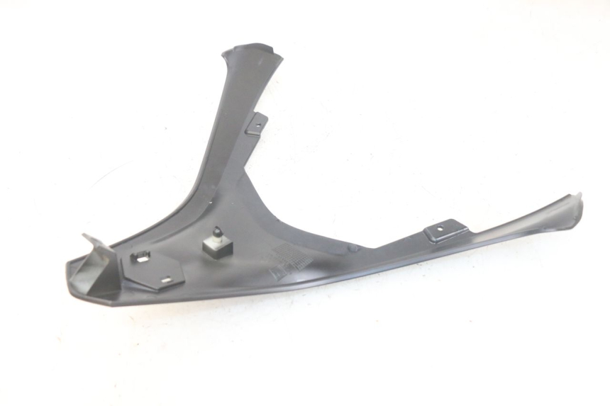 photo de UPPER FRONT FAIRING PIAGGIO MP3 HPE 300 (2019 - 2026) - Zoom on usage condition