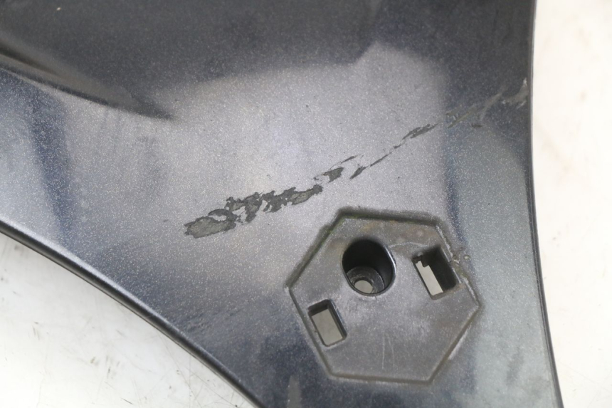 photo de UPPER FRONT PANEL PIAGGIO MP3 LT 400 (2007 - 2012) - Technical close-up