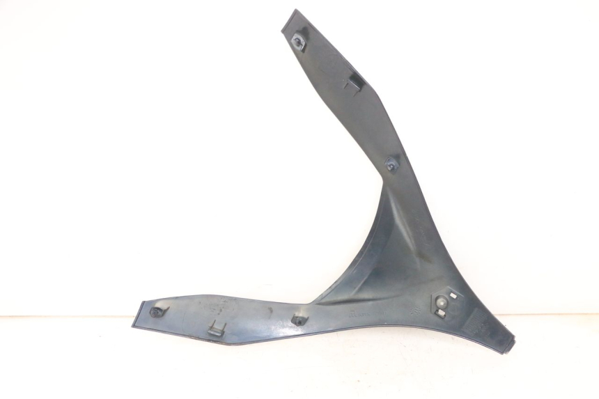 photo de UPPER FRONT FAIRING PIAGGIO MP3 LT 300 (2010 - 2016) - Zoom on usage condition