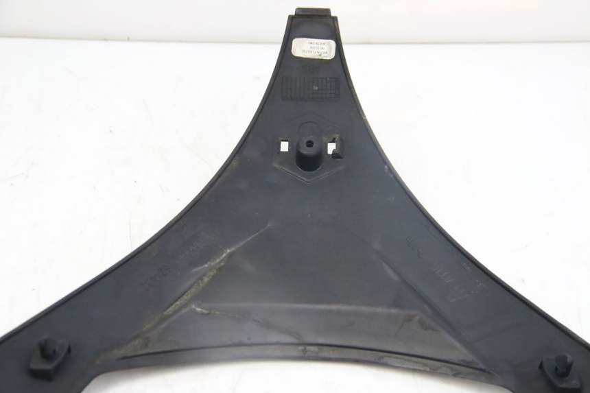 photo de UPPER FRONT PANEL PIAGGIO MP3 125 (2006 - 2014) - Additional view of the item