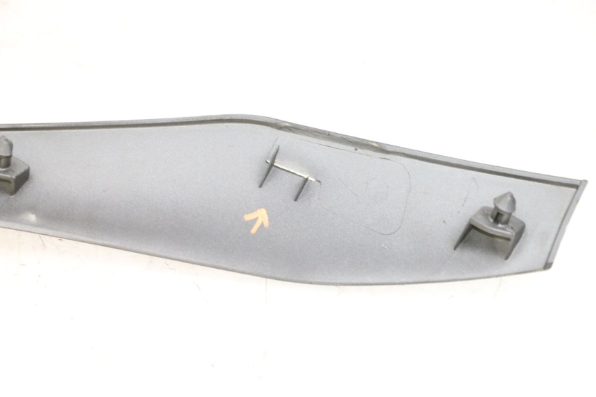 photo de UPPER FRONT PANEL PIAGGIO MP3 500 (2011 - 2015) - Zoom on usage condition