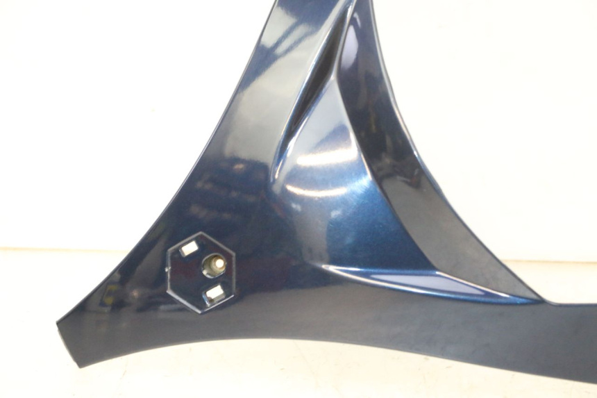 photo de UPPER FRONT FAIRING PIAGGIO MP3 RL 250 (2006 - 2010) - Fixing points details