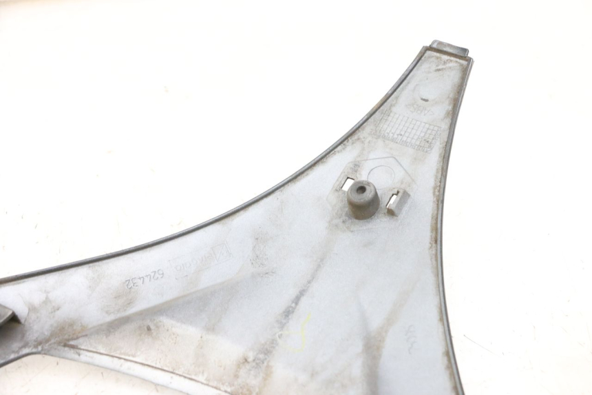 photo de UPPER FRONT PANEL PIAGGIO MP3 125 (2006 - 2014) - Zoom on usage condition