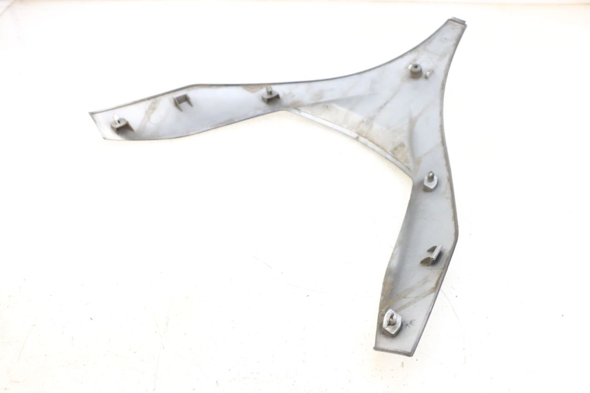 photo de UPPER FRONT PANEL PIAGGIO MP3 125 (2006 - 2014) - Technical close-up