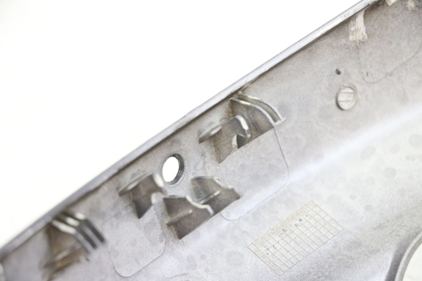 photo de UPPER FRONT FAIRING YAMAHA NEO'S NEOS 2T 50 (2007 - 2017) - Fixing points details