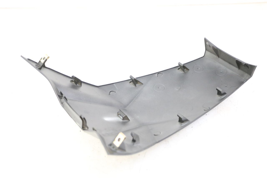 photo de UPPER FRONT FAIRING PEUGEOT TWEET 4T 50 (2023 - 2025) - Fixing points details