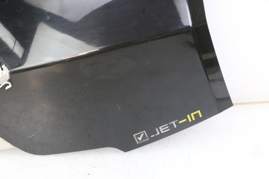 photo de UPPER FRONT FAIRING PEUGEOT VIVACITY 125 (2010 - 2017) - Fixing points details