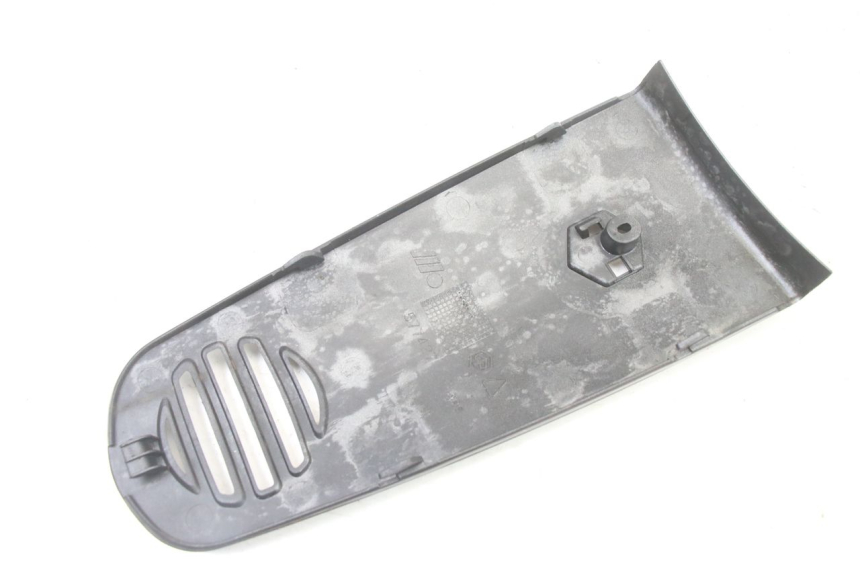 photo de UPPER FRONT PANEL PIAGGIO VESPA GRANTURISMO 125 (2003 - 2007) - Technical close-up