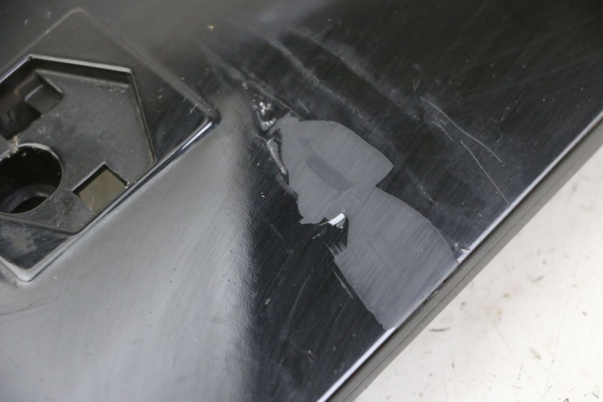 photo de UPPER FRONT FAIRING PIAGGIO VESPA GRANTURISMO 200 (2004 - 2005) - Technical close-up