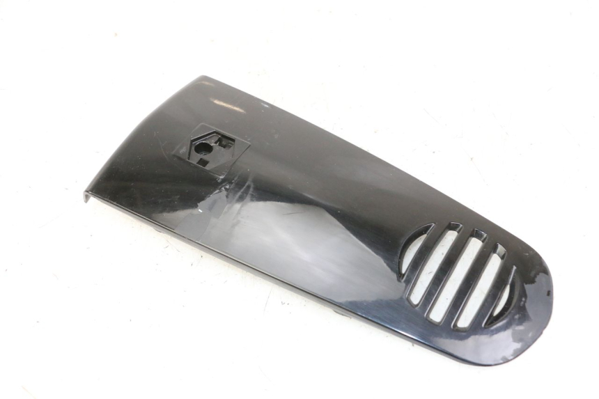 photo de UPPER FRONT FAIRING PIAGGIO VESPA GRANTURISMO 200 (2004 - 2005) - Fixing points details