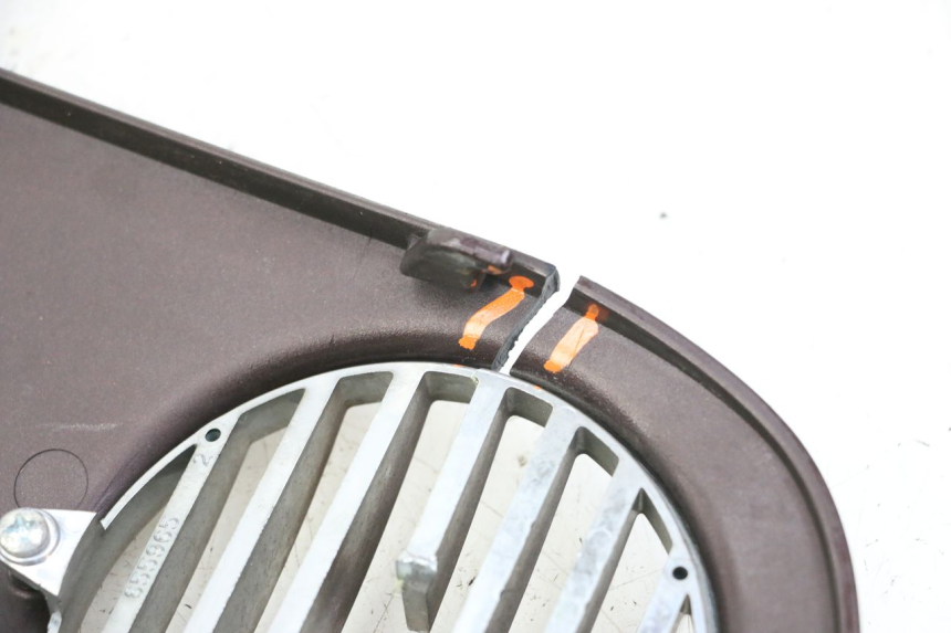 photo de UPPER FRONT FAIRING PIAGGIO VESPA LX IE 125 (2010 - 2012) - Alternative perspective