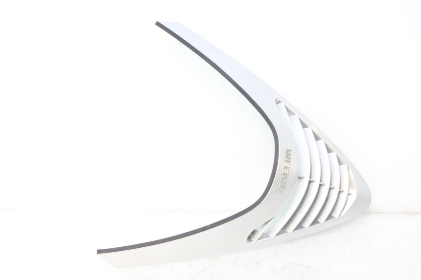 photo de UPPER FRONT FAIRING DAELIM S2 125 (2006 - 2007) - Alternative perspective