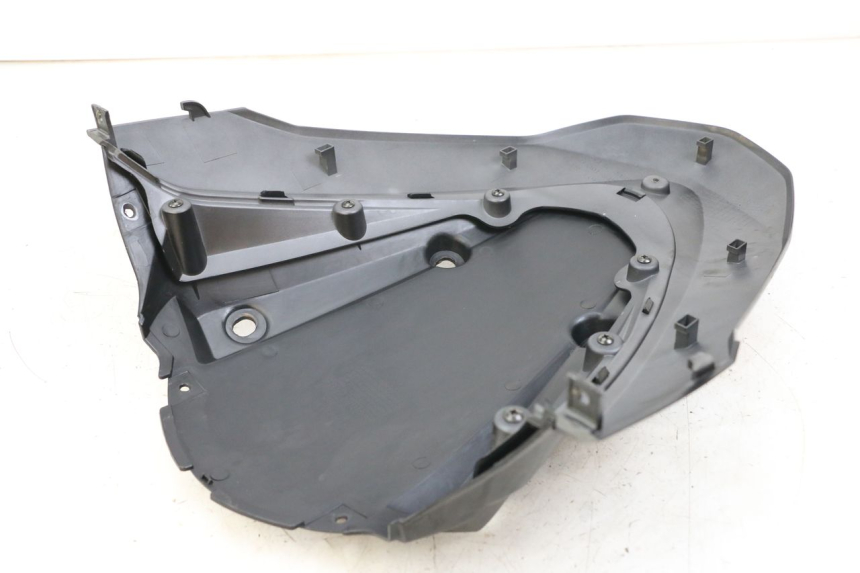 photo de UPPER FRONT PANEL DAELIM S3 125 (2010 - 2017) - Zoom on usage condition