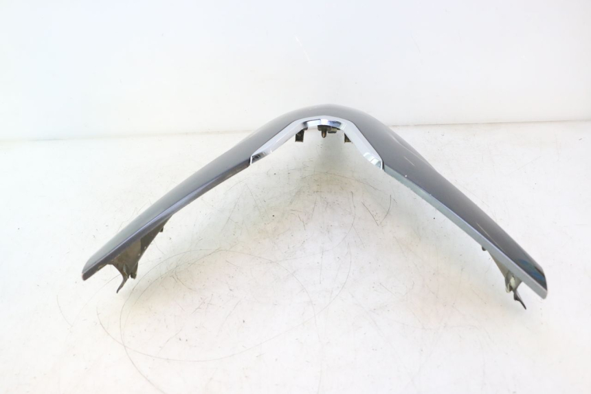 photo de UPPER FRONT FAIRING PEUGEOT SATELIS 125 (2013 - 2018) - Focus on structure