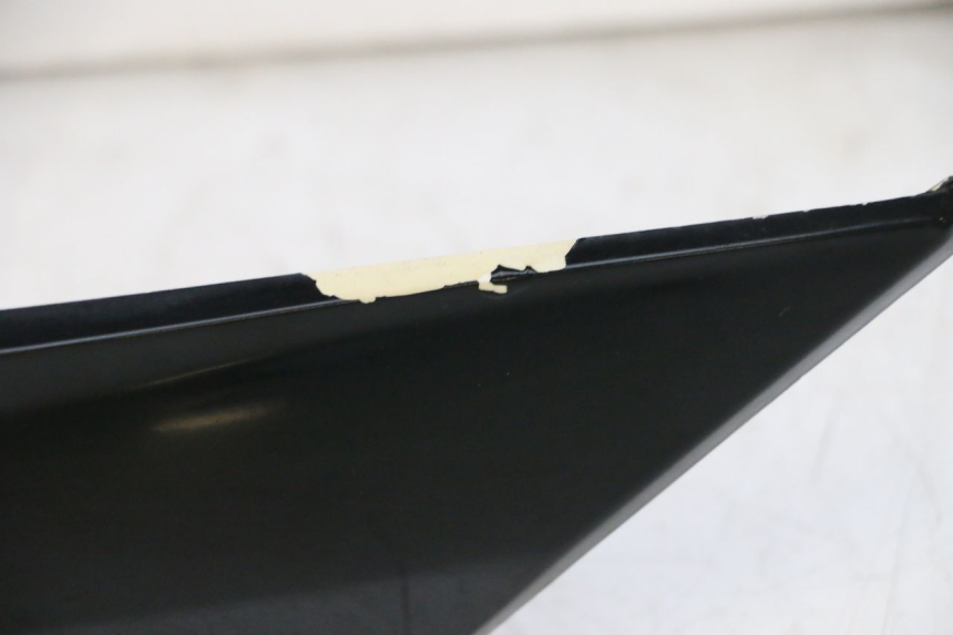 photo de UPPER FRONT FAIRING PEUGEOT SATELIS 125 (2006 - 2009) - Fixing points details