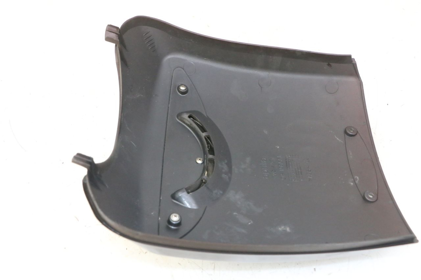 photo de UPPER FRONT FAIRING APRILIA SCARABEO GT TOURING 125 (1999 - 2005) - Zoom on usage condition