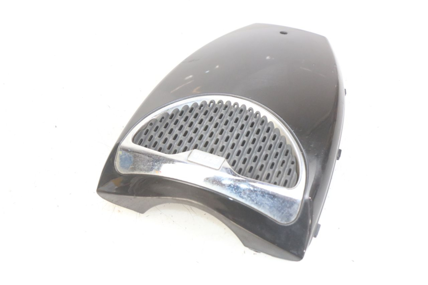 photo de UPPER FRONT PANEL APRILIA SCARABEO 100 (2003 - 2012) - Zoom on usage condition