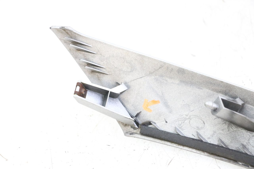 photo de UPPER FRONT FAIRING SUZUKI BURGMAN 125 (2007 - 2014) - Component detail