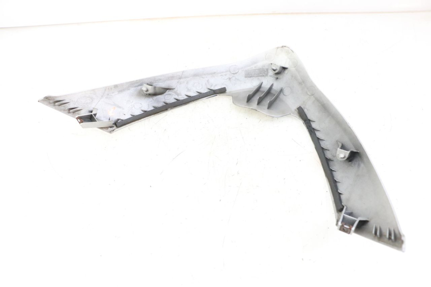 photo de UPPER FRONT FAIRING SUZUKI BURGMAN 125 (2007 - 2014) - Technical close-up