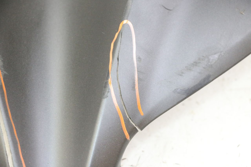 photo de UPPER FRONT FAIRING YAMAHA XMAX X-MAX 125 (2021 - 2025) - High-resolution close-up