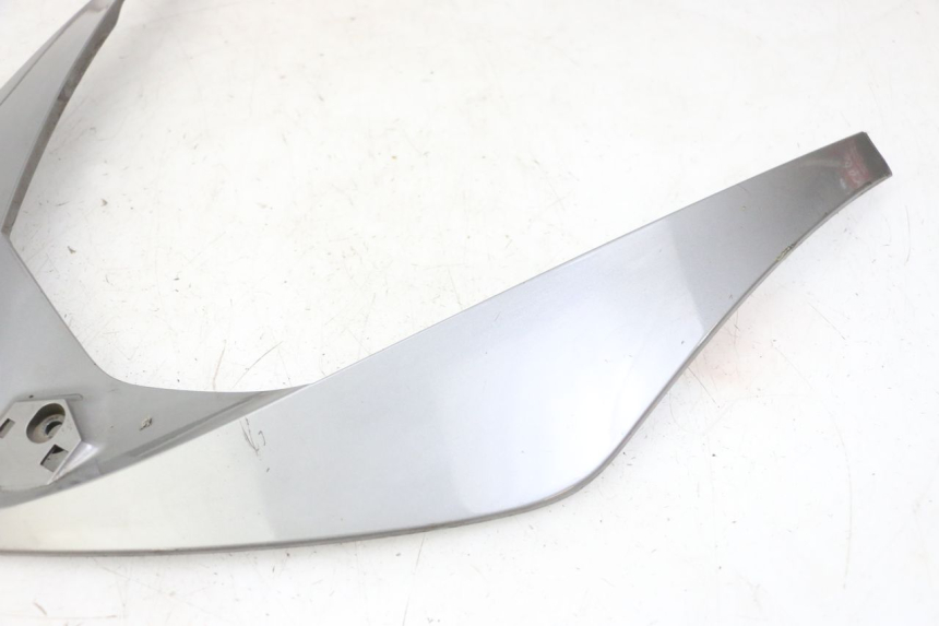 photo de UPPER FRONT PANEL PIAGGIO X10 125 (2012 - 2017) - Fixing points details