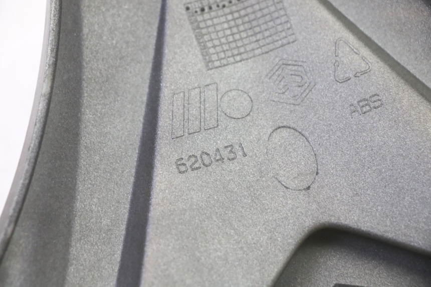 photo de UPPER FRONT PANEL PIAGGIO X9 EVOLUTION 125 (2003 - 2007) - Distinctive features