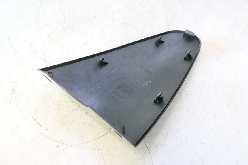 photo de UPPER FRONT FAIRING YAMAHA YP MAJESTY 125 (2002 - 2006) - Alternative perspective