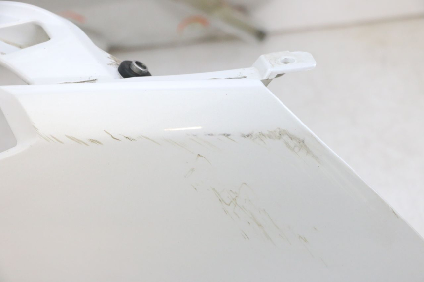 photo de FRONT FAIRING YAMAHA X-MAX XMAX 125 (2010 - 2013) - Zoom on usage condition