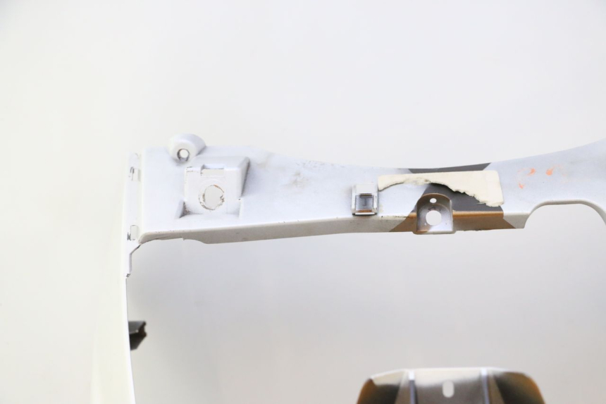 photo de FRONT PANEL YAMAHA XMAX X-MAX 125 (2006 - 2009) - Fixing points details