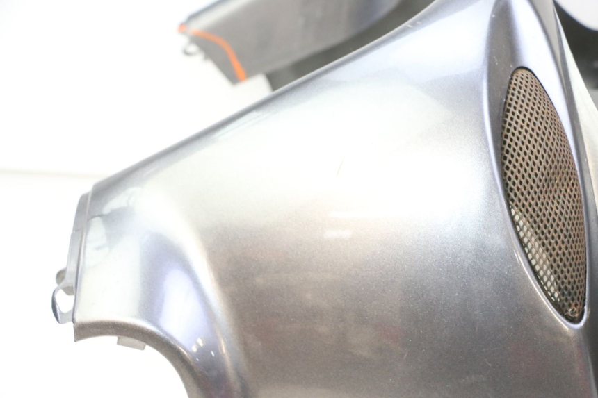 photo de FRONT PANEL PIAGGIO X9 EVOLUTION 125 (2003 - 2007) - Focus on structure