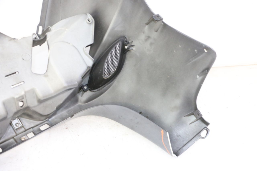 photo de FRONT PANEL PIAGGIO X9 EVOLUTION 125 (2003 - 2007) - Alternative perspective