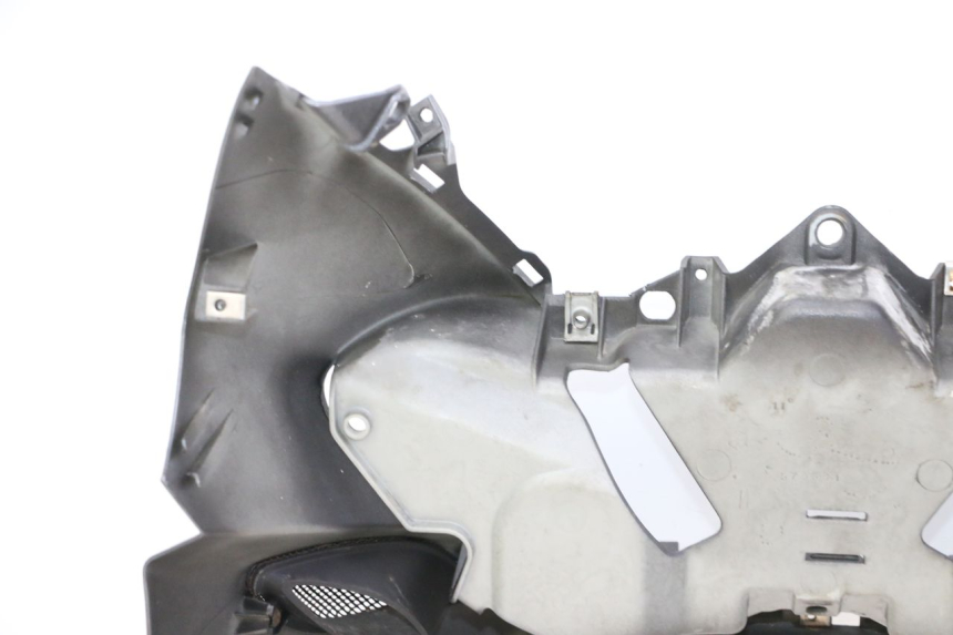 photo de FRONT PANEL PIAGGIO X9 EVOLUTION 125 (2003 - 2007) - Surface and material condition
