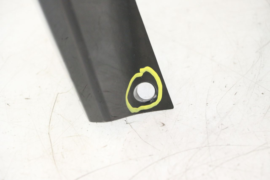 photo de FRONT FAIRING YAMAHA YP MAJESTY 125 (2007 - 2010) - Alternative angle