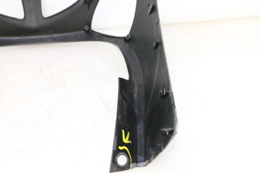photo de FRONT FAIRING YAMAHA YP MAJESTY 125 (2007 - 2010) - Fixing points details