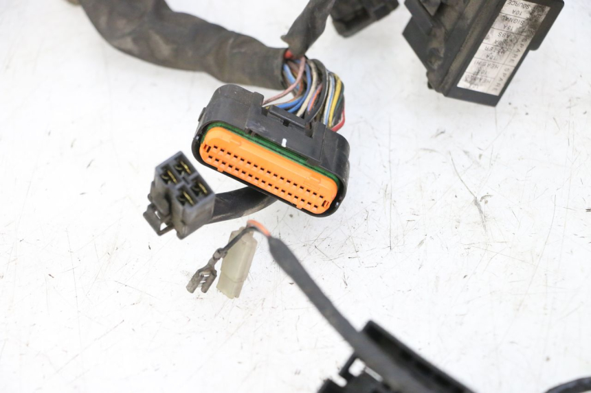 photo de WIRE HARNESS SUZUKI BURGMAN 125 (2015 - 2017) - Detailed visual inspection