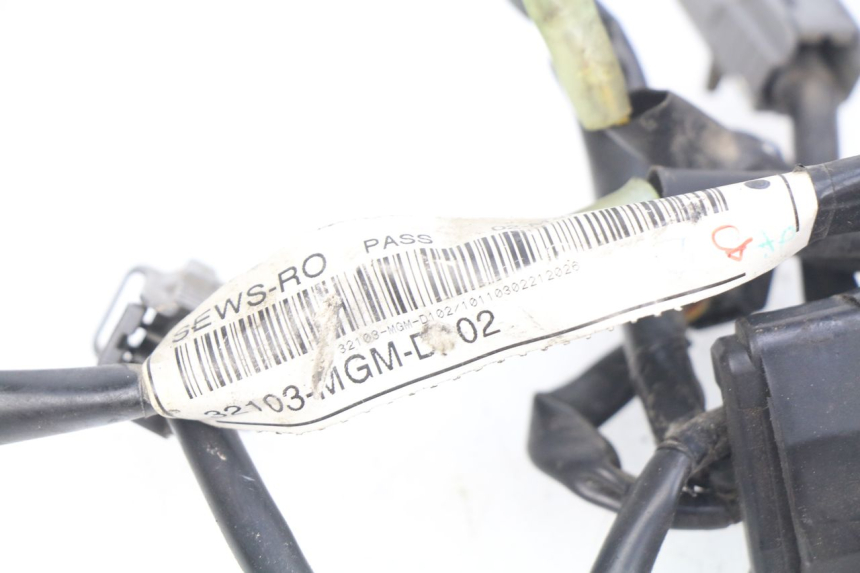 photo de WIRE HARNESS HONDA CBRF CBR-F PC41 600 (2011 - 2013) - Alternative perspective