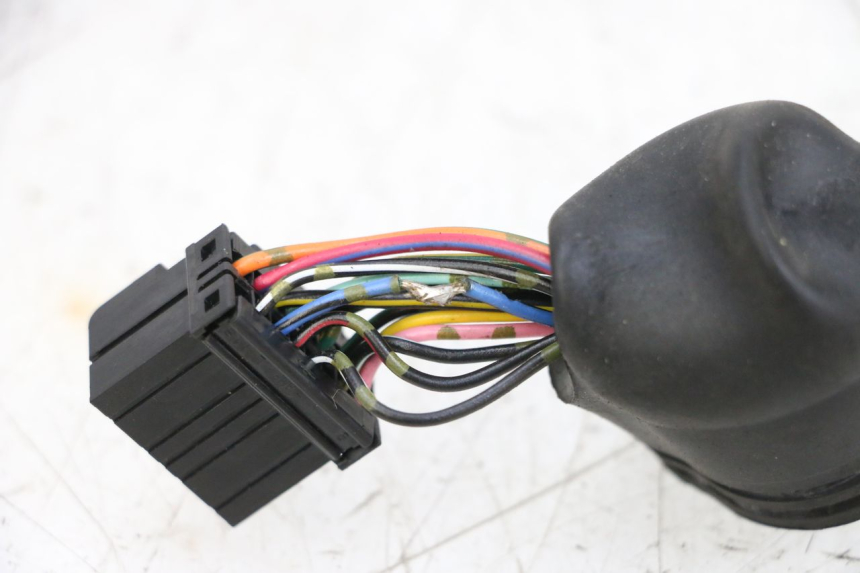 photo de SPEEDOMETER WIRE HARNESS SUZUKI GSXR GSX-R 1000 (2003 - 2004) - Checked used part