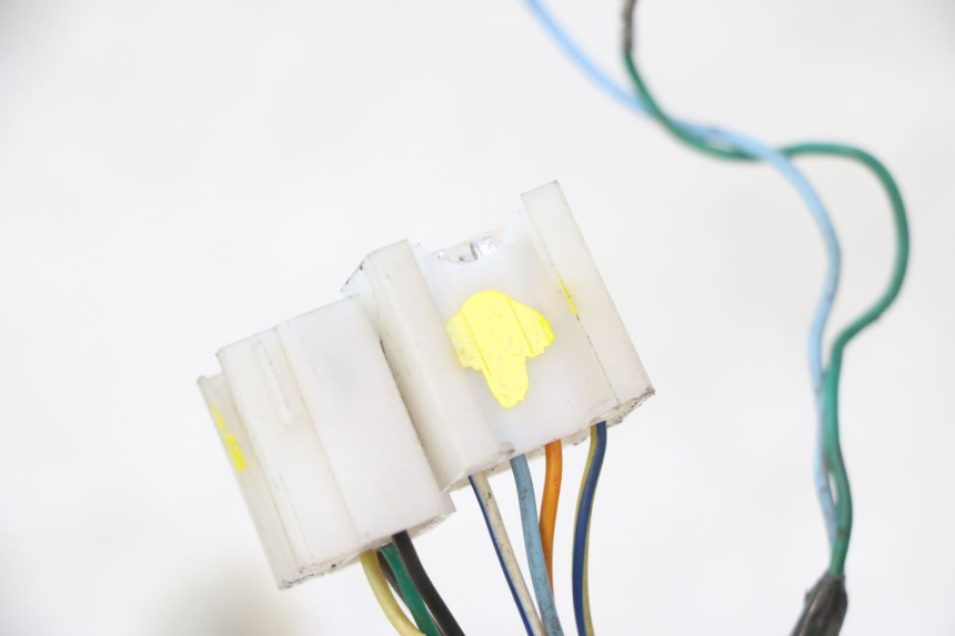 photo de INSTRUMENT CLUSTER WIRING HARNESS PEUGEOT TREKKER 50 (1995 - 2004) - Alternative perspective
