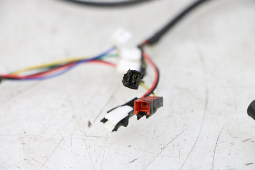 photo de WIRING HARNESS SEGWAY NINEBOT F65I 1 - Technical close-up