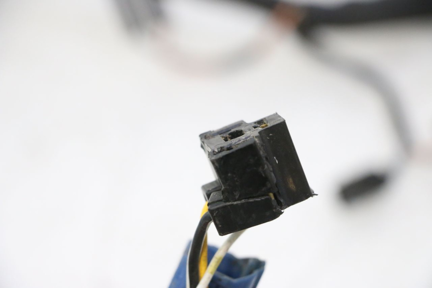 photo de WIRE HARNESS SUZUKI GSF N BANDIT 1200 (2001 - 2005) - Technical close-up