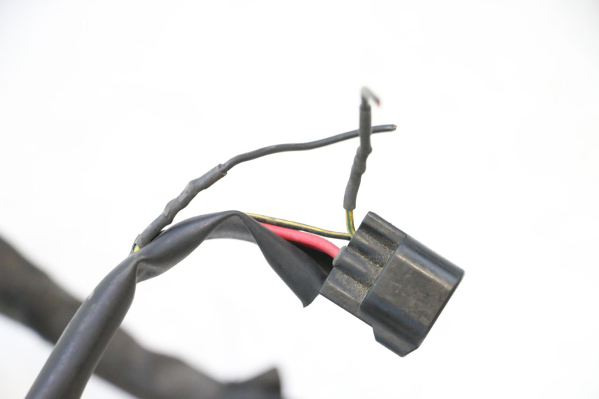 photo de WIRE HARNESS SUZUKI GSR 600 (2005 - 2012) - Surface and material condition