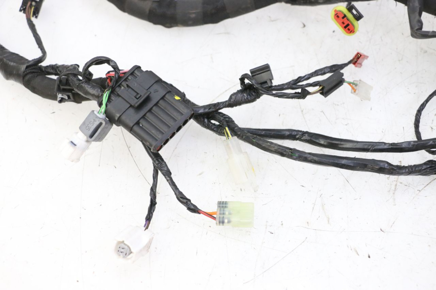 photo de WIRE HARNESS PIAGGIO MP3 HPE 310 (2024 - 2025) - Focus on structure