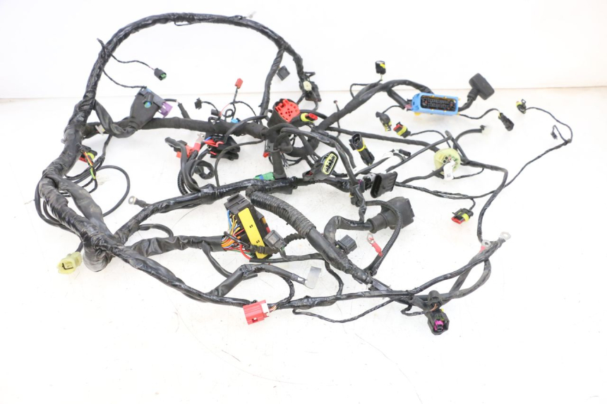 photo de WIRE HARNESS PIAGGIO MP3 HPE 300 (2019 - 2026) - Surface and material condition