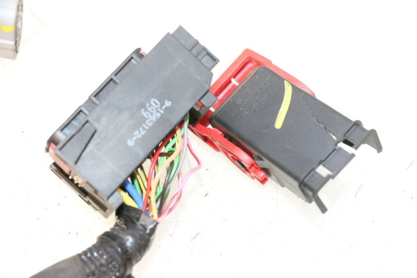 photo de WIRE HARNESS PIAGGIO MP3 HPE 530 (2022 - 2026) - High-resolution close-up